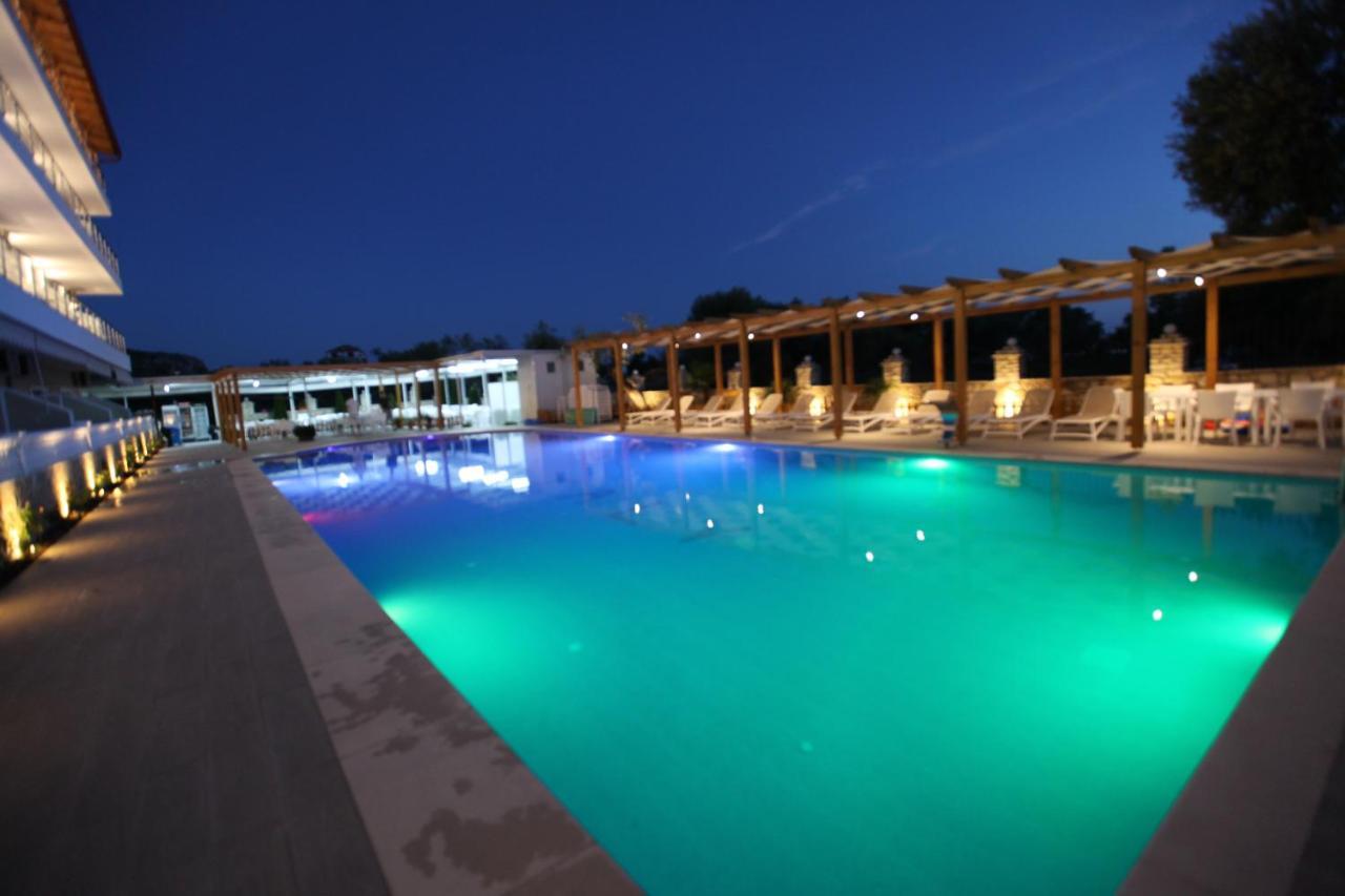 Hotel Riviera Borsh Bagian luar foto