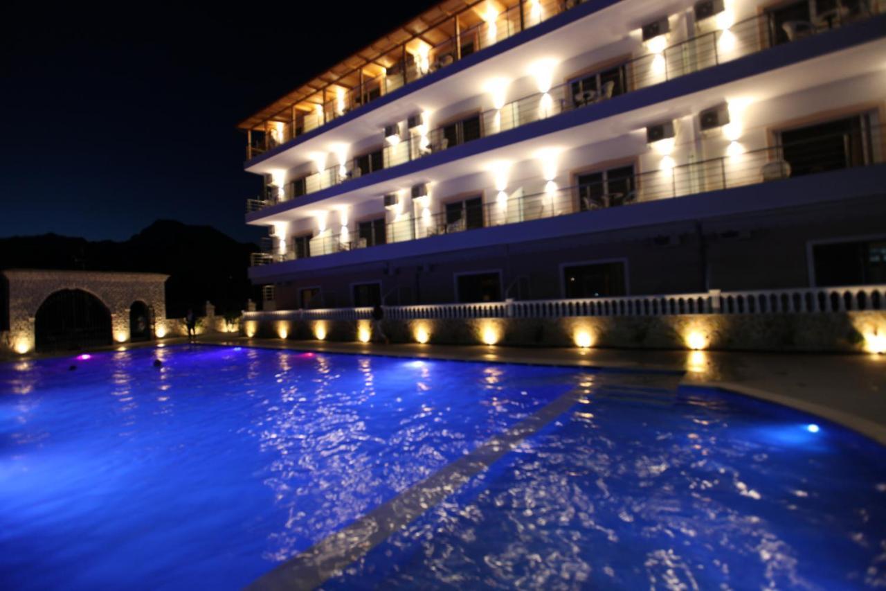 Hotel Riviera Borsh Bagian luar foto