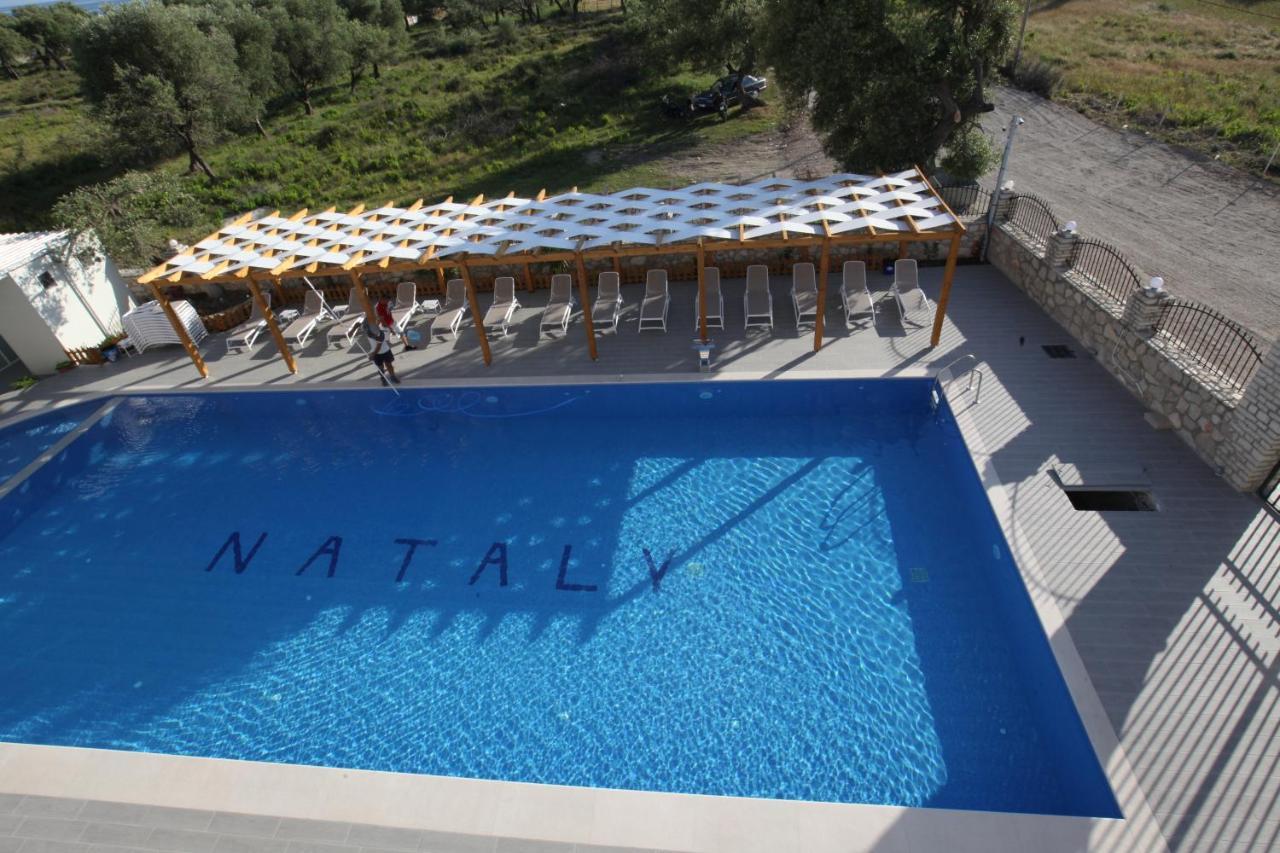 Hotel Riviera Borsh Bagian luar foto