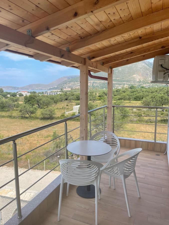 Hotel Riviera Borsh Bagian luar foto