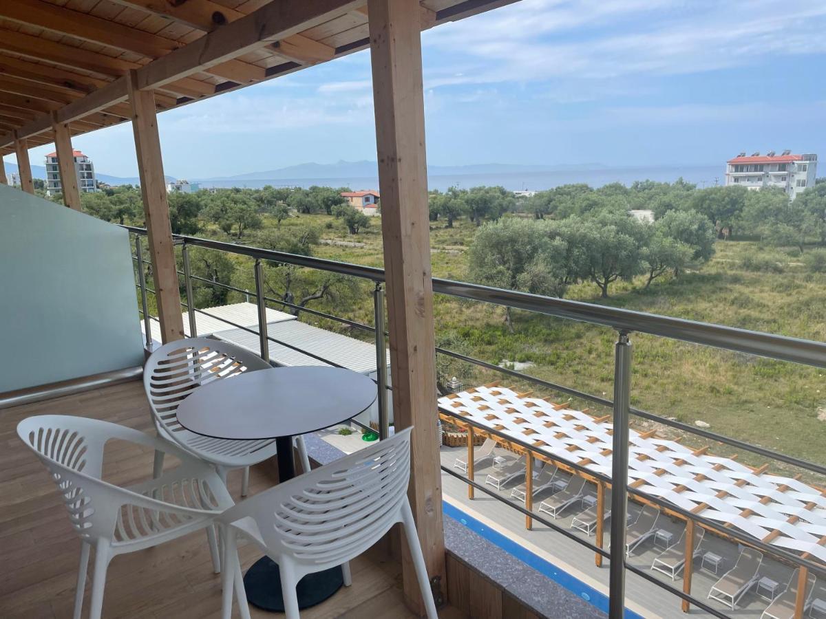 Hotel Riviera Borsh Bagian luar foto